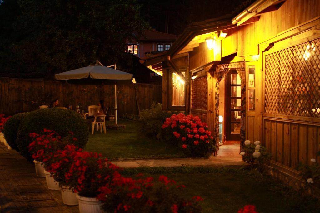 Guest House Astra Koprivsjtitsa Exteriör bild